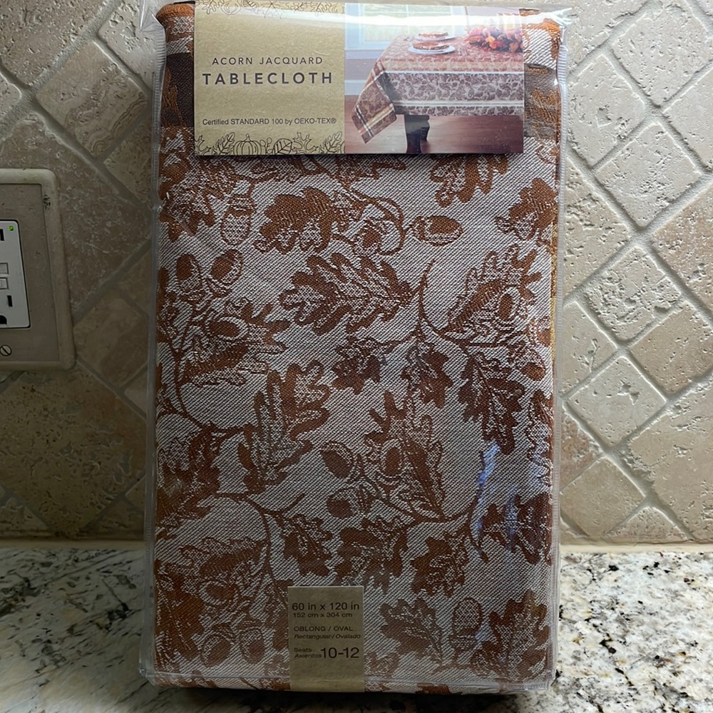 Acorn Jacquard Tablecloth